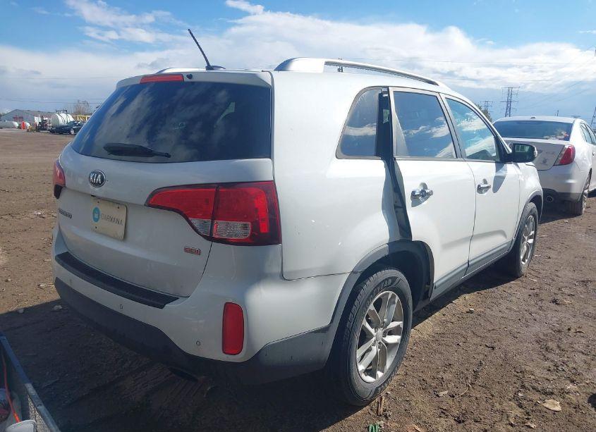 Photo 4 of 2015 Kia Sorento LX (VIN 5XYKT4A69FG578286)