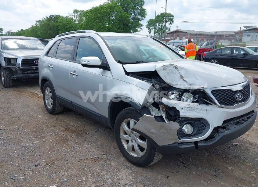 2012 Kia Sorento LX (VIN 5XYKT4A6XCG217290) main photo