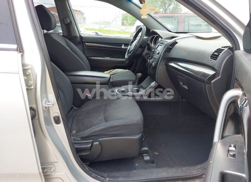 Photo 5 of 2012 Kia Sorento LX (VIN 5XYKT4A6XCG217290)