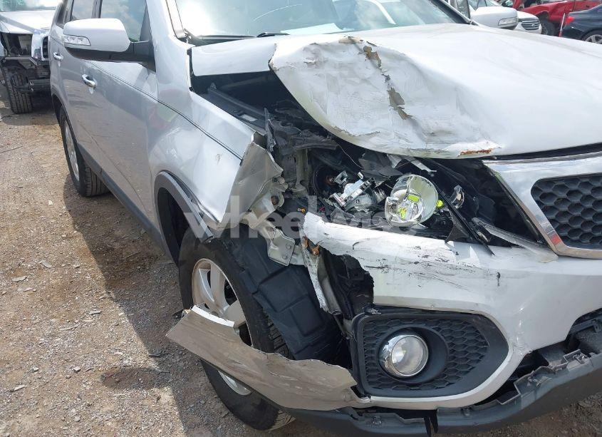 Photo 6 of 2012 Kia Sorento LX (VIN 5XYKT4A6XCG217290)