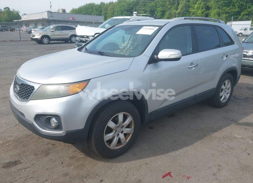 Photo 2 of 2012 Kia Sorento LX (VIN 5XYKT4A6XCG236535)
