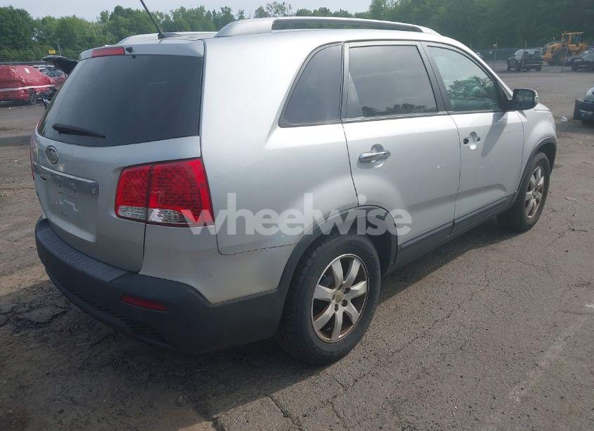Photo 4 of 2012 Kia Sorento LX (VIN 5XYKT4A6XCG236535)