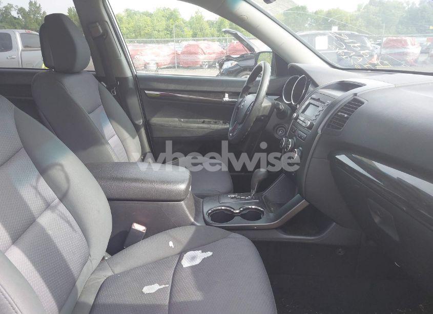 Photo 5 of 2012 Kia Sorento LX (VIN 5XYKT4A6XCG236535)
