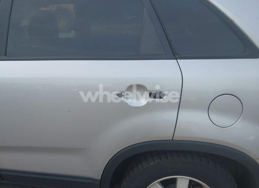 Photo 6 of 2012 Kia Sorento LX (VIN 5XYKT4A6XCG236535)