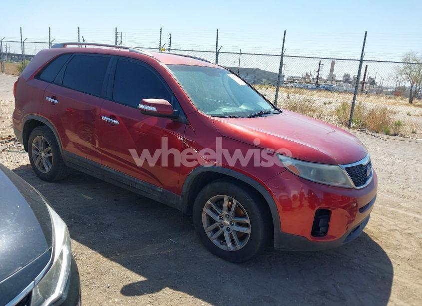 2014 Kia Sorento LX (VIN 5XYKT4A6XEG483251) main photo