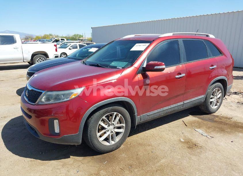 Photo 2 of 2014 Kia Sorento LX (VIN 5XYKT4A6XEG483251)
