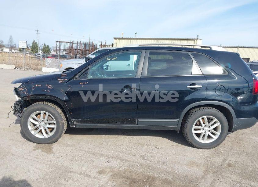 Photo 15 of 2015 Kia Sorento LX (VIN 5XYKT4A6XFG580211)