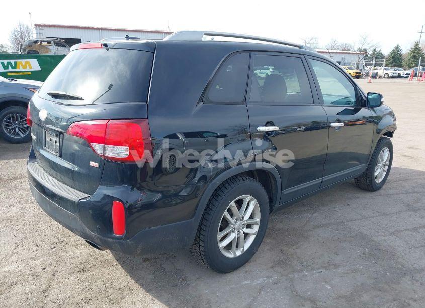 Photo 4 of 2015 Kia Sorento LX (VIN 5XYKT4A6XFG580211)