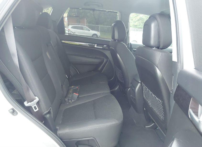 Photo 8 of 2015 Kia Sorento LX (VIN 5XYKT4A6XFG639046)