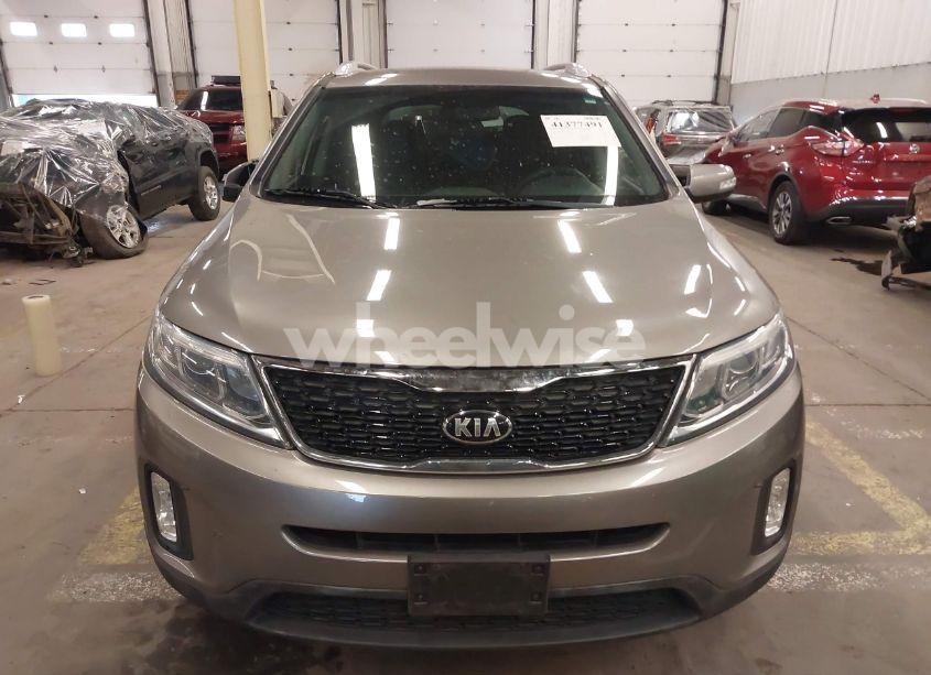 Photo 11 of 2015 Kia Sorento LX (VIN 5XYKT4A6XFG657658)