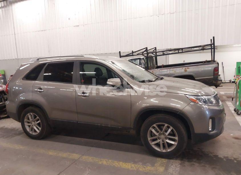 Photo 12 of 2015 Kia Sorento LX (VIN 5XYKT4A6XFG657658)