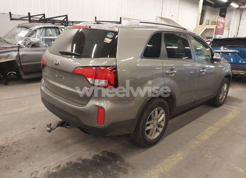 Photo 4 of 2015 Kia Sorento LX (VIN 5XYKT4A6XFG657658)