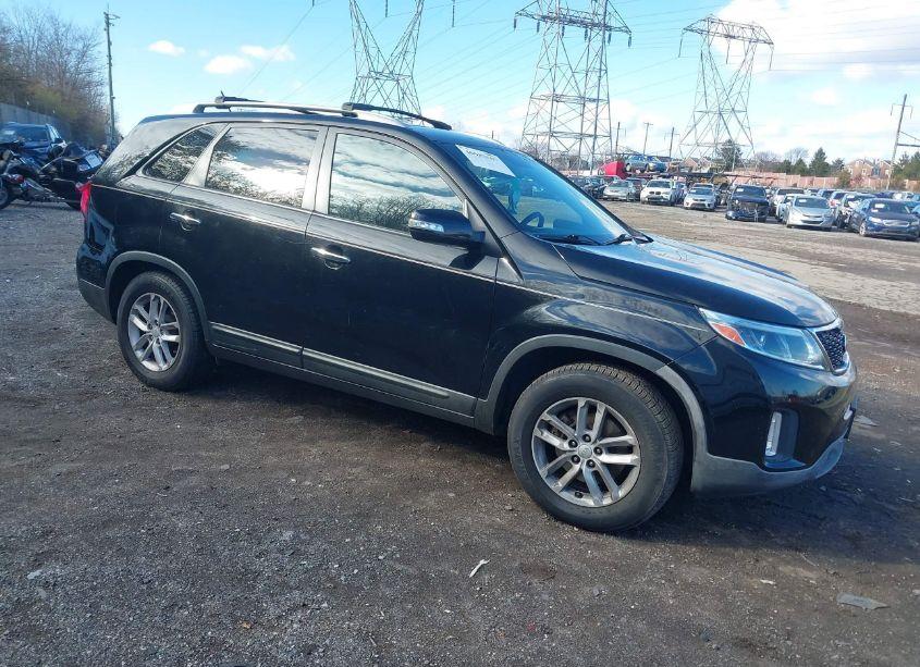 2014 Kia Sorento LX V6 (VIN 5XYKT4A70EG462451) main photo