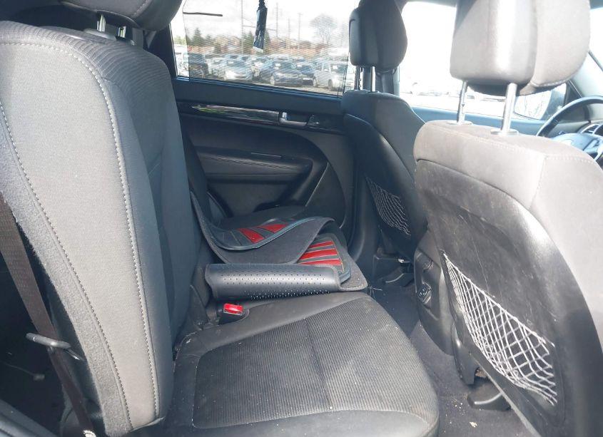 Photo 8 of 2014 Kia Sorento LX V6 (VIN 5XYKT4A70EG462451)