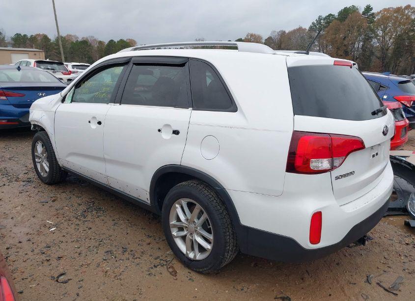 Photo 3 of 2015 Kia Sorento LX V6 (VIN 5XYKT4A70FG551504)