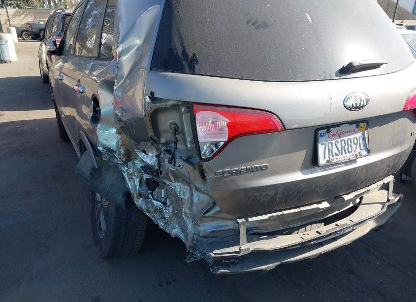 Photo 12 of 2015 Kia Sorento LX V6 (VIN 5XYKT4A70FG601172)