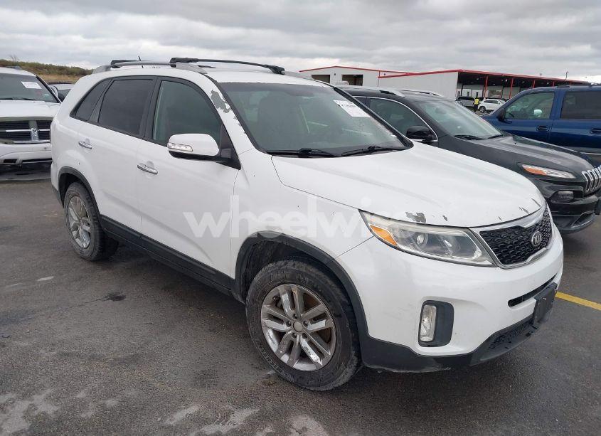 2015 Kia Sorento LX V6 (VIN 5XYKT4A71FG612326) main photo