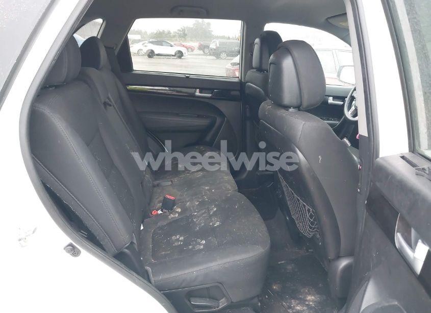 Photo 8 of 2015 Kia Sorento LX V6 (VIN 5XYKT4A71FG612326)