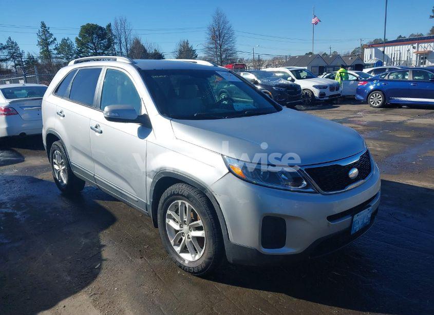 Photo 13 of 2014 Kia Sorento LX V6 (VIN 5XYKT4A72EG521953)