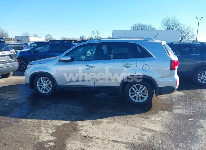 Photo 14 of 2014 Kia Sorento LX V6 (VIN 5XYKT4A72EG521953)