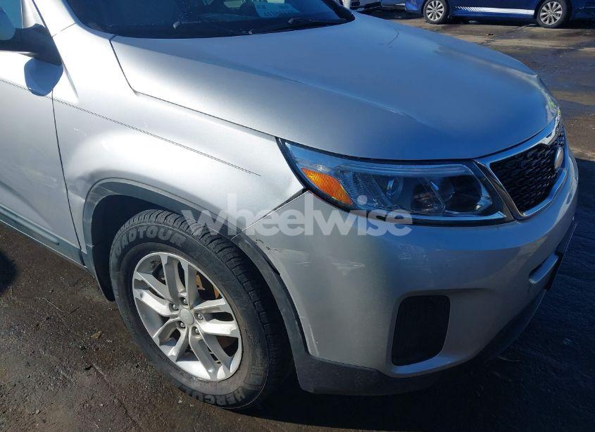 Photo 17 of 2014 Kia Sorento LX V6 (VIN 5XYKT4A72EG521953)