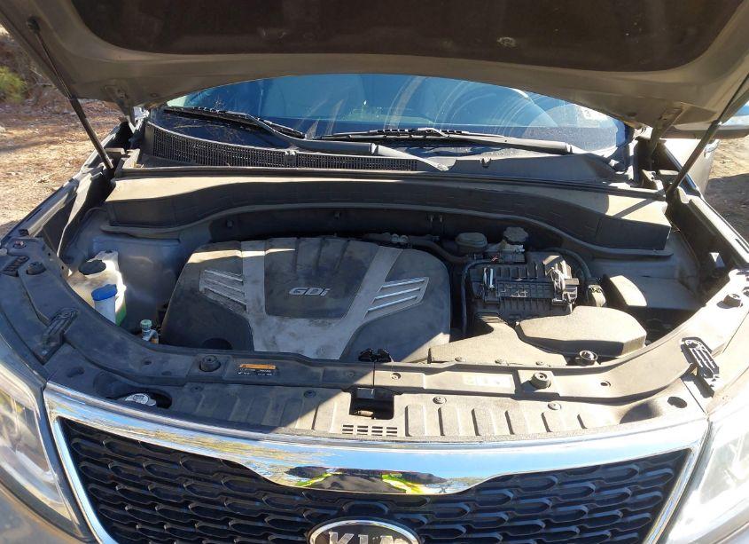 Photo 10 of 2015 Kia Sorento LX V6 (VIN 5XYKT4A72FG559846)