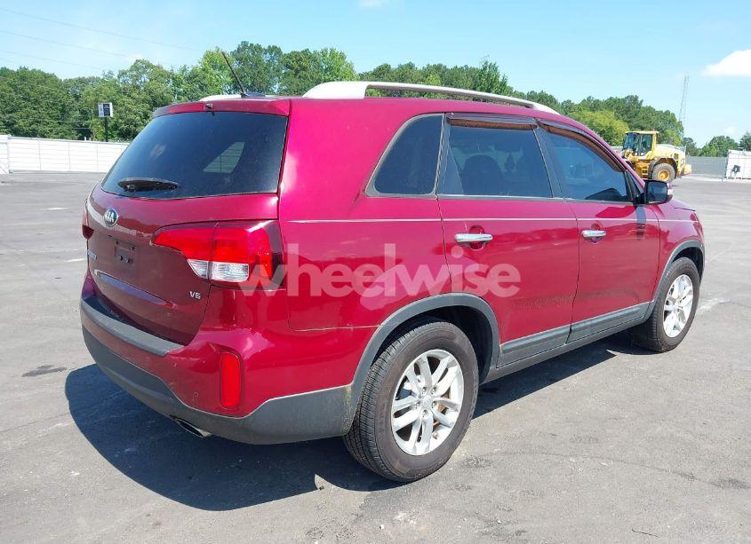 Photo 4 of 2015 Kia Sorento LX V6 (VIN 5XYKT4A72FG629751)
