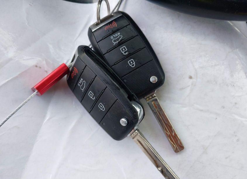 Photo 11 of 2015 Kia Sorento LX V6 (VIN 5XYKT4A72FG643617)