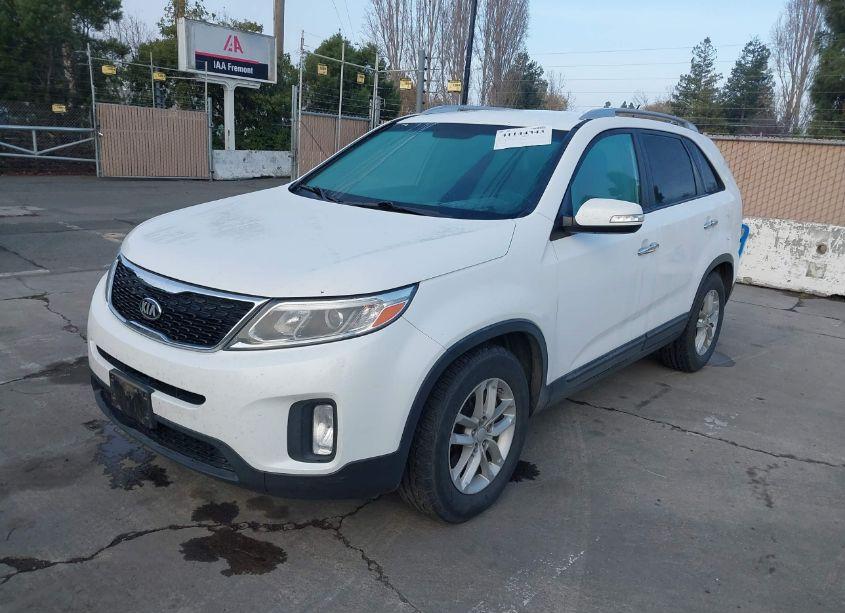 Photo 6 of 2015 Kia Sorento LX V6 (VIN 5XYKT4A72FG643617)