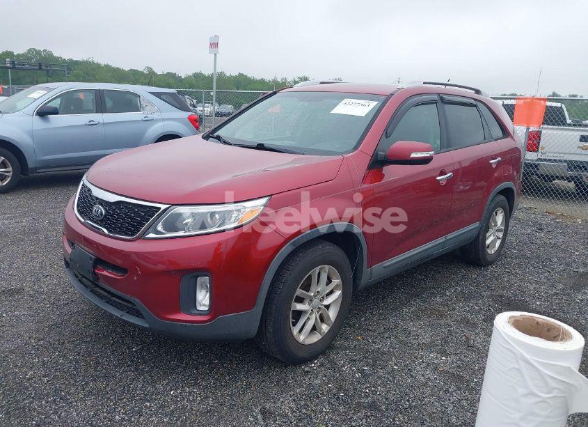 Photo 2 of 2014 Kia Sorento LX V6 (VIN 5XYKT4A73EG547445)