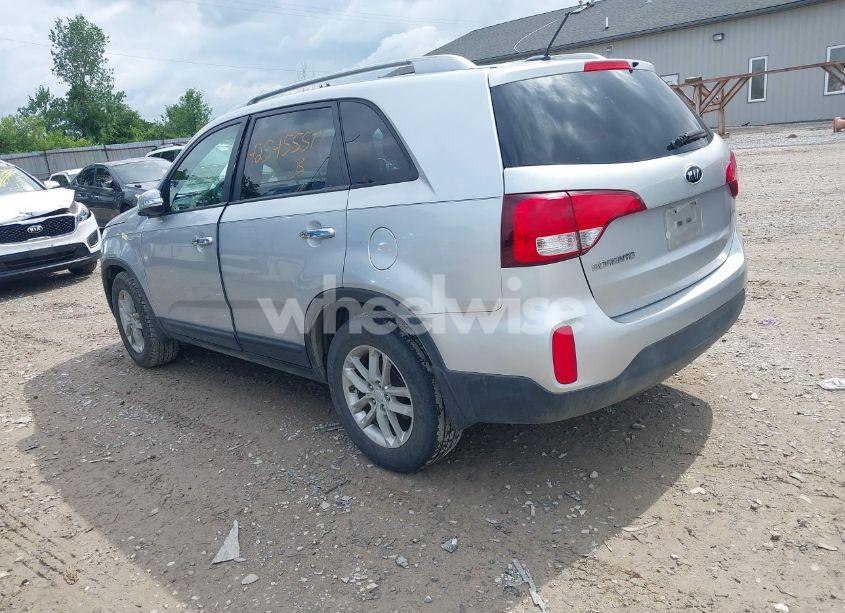 Photo 3 of 2015 Kia Sorento LX V6 (VIN 5XYKT4A75FG550641)