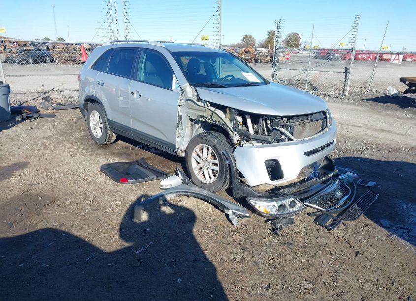 2015 Kia Sorento LX V6 (VIN 5XYKT4A75FG565074) main photo