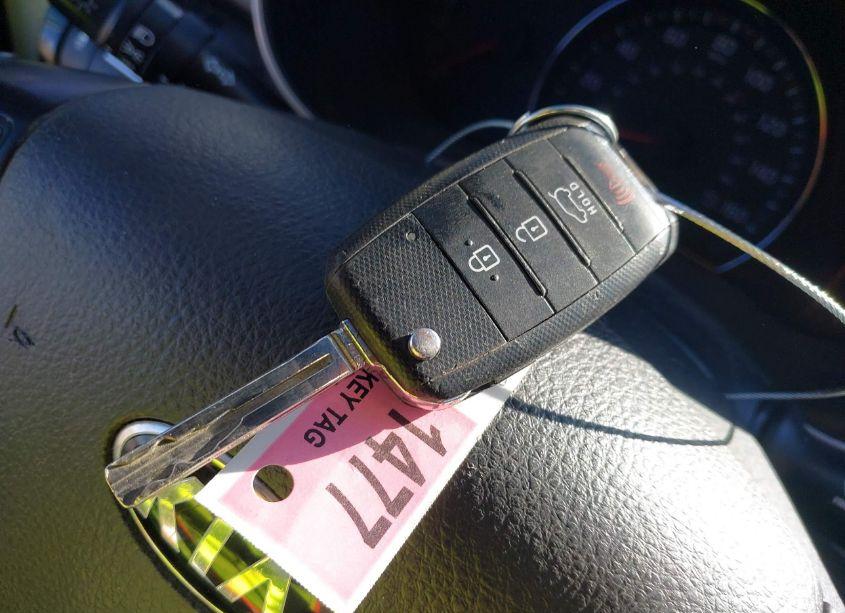 Photo 11 of 2015 Kia Sorento LX V6 (VIN 5XYKT4A75FG565074)