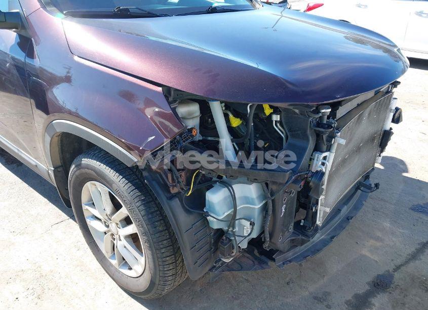 Photo 13 of 2015 Kia Sorento LX V6 (VIN 5XYKT4A75FG574292)