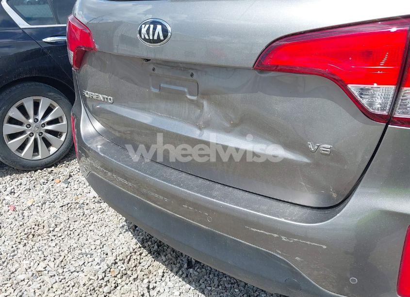 Photo 6 of 2015 Kia Sorento LX V6 (VIN 5XYKT4A75FG640517)