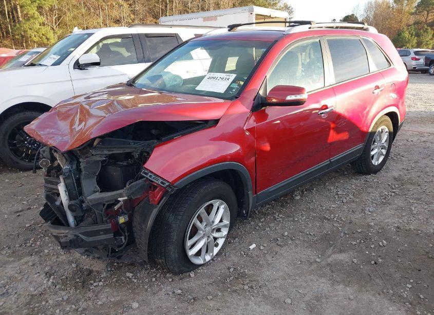 Photo 2 of 2014 Kia Sorento LX V6 (VIN 5XYKT4A76EG445427)