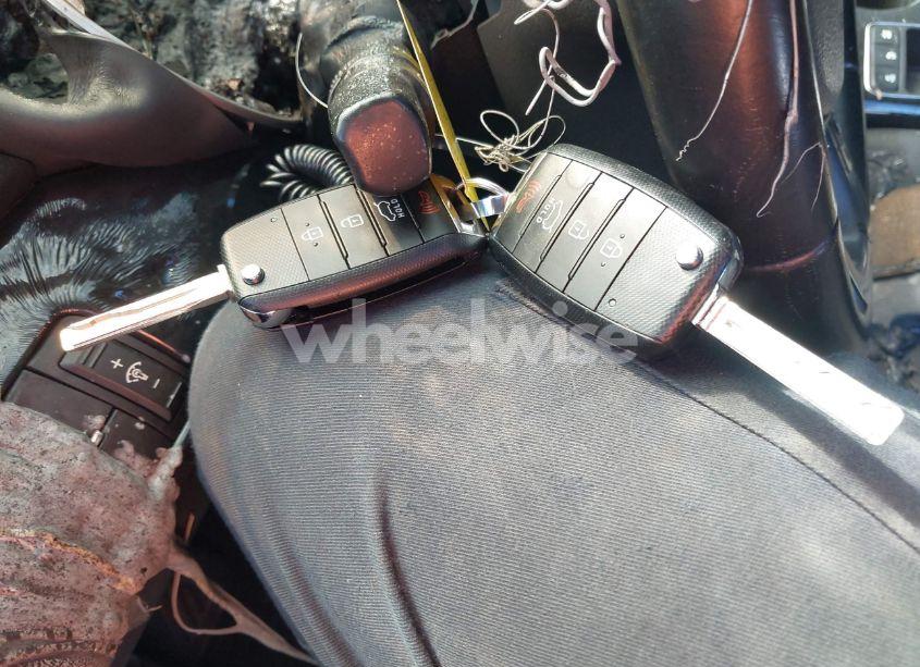 Photo 11 of 2014 Kia Sorento LX V6 (VIN 5XYKT4A76EG471896)