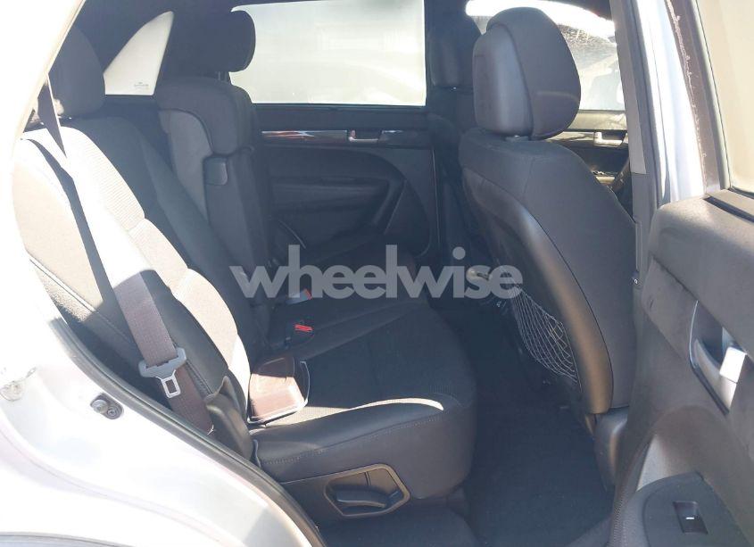 Photo 8 of 2014 Kia Sorento LX V6 (VIN 5XYKT4A76EG471896)