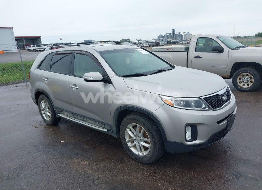 2014 Kia Sorento LX V6 (VIN 5XYKT4A76EG485961) main photo