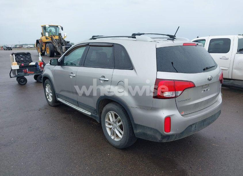 Photo 3 of 2014 Kia Sorento LX V6 (VIN 5XYKT4A76EG485961)
