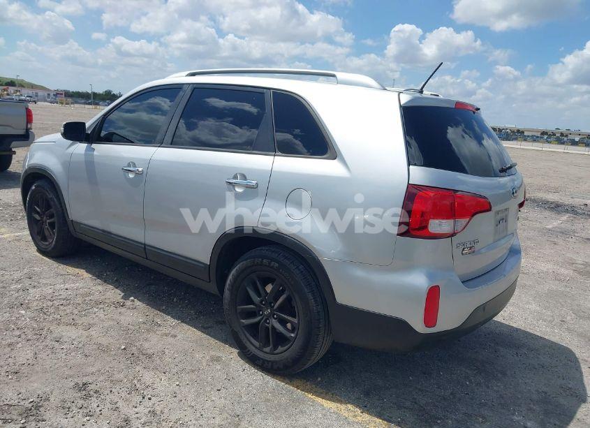 Photo 3 of 2014 Kia Sorento LX V6 (VIN 5XYKT4A76EG502421)
