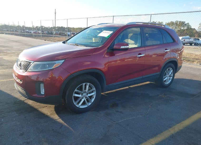 Photo 2 of 2014 Kia Sorento LX V6 (VIN 5XYKT4A76EG516416)