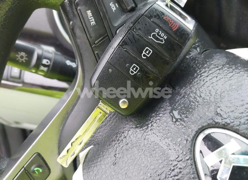 Photo 11 of 2015 Kia Sorento LX V6 (VIN 5XYKT4A76FG584880)