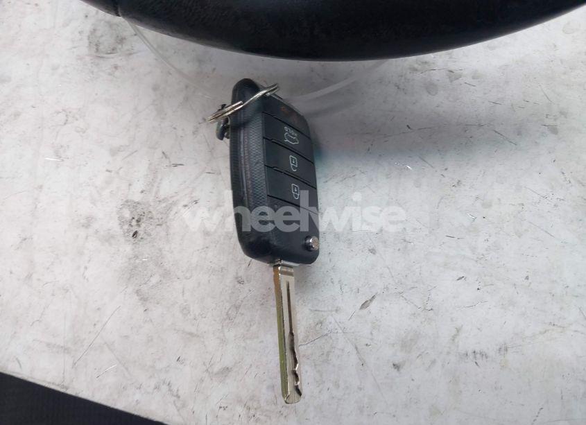 Photo 11 of 2015 Kia Sorento LX V6 (VIN 5XYKT4A76FG609714)