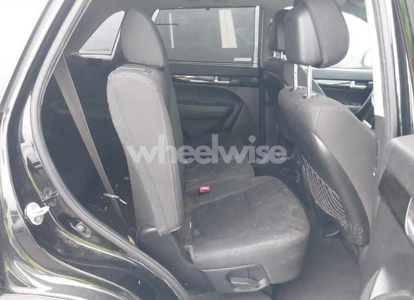 Photo 8 of 2015 Kia Sorento LX V6 (VIN 5XYKT4A76FG609714)