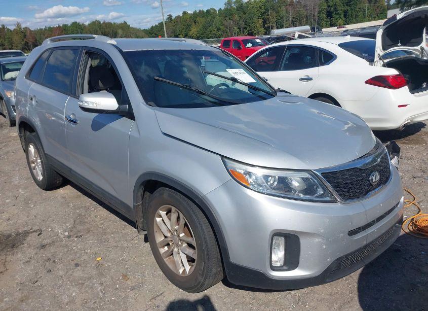2014 Kia Sorento LX V6 (VIN 5XYKT4A77EG490943) main photo