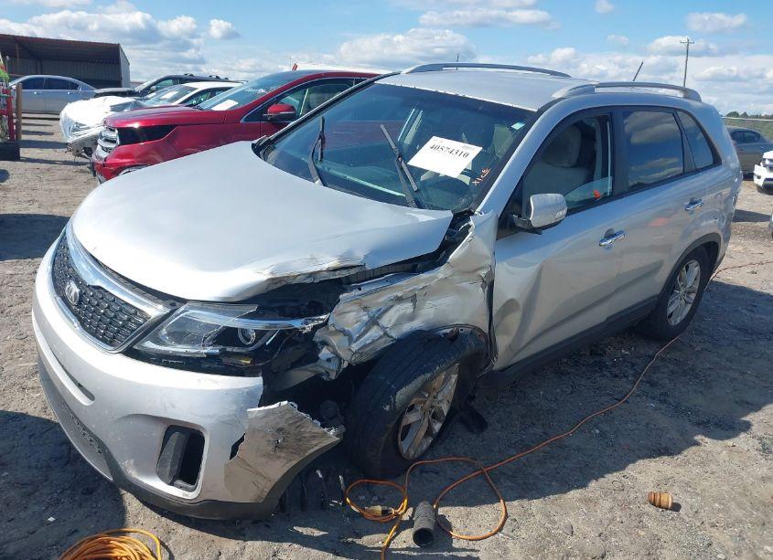 Photo 2 of 2014 Kia Sorento LX V6 (VIN 5XYKT4A77EG490943)