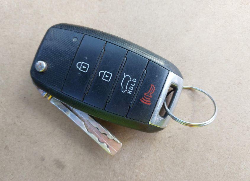 Photo 11 of 2015 Kia Sorento LX V6 (VIN 5XYKT4A77FG620575)