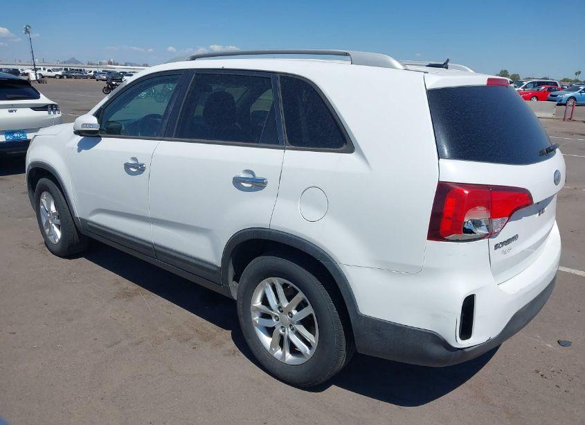 Photo 3 of 2015 Kia Sorento LX V6 (VIN 5XYKT4A77FG620575)