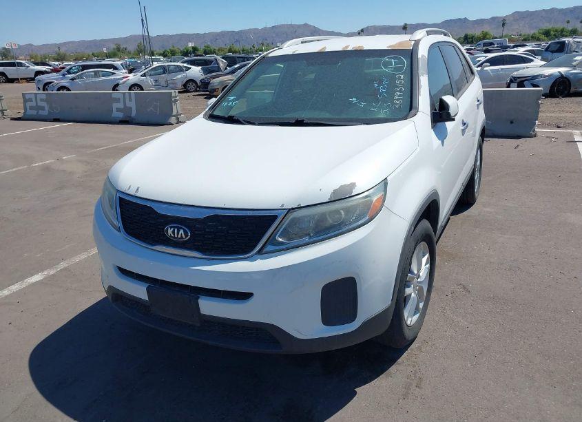 Photo 6 of 2015 Kia Sorento LX V6 (VIN 5XYKT4A77FG620575)